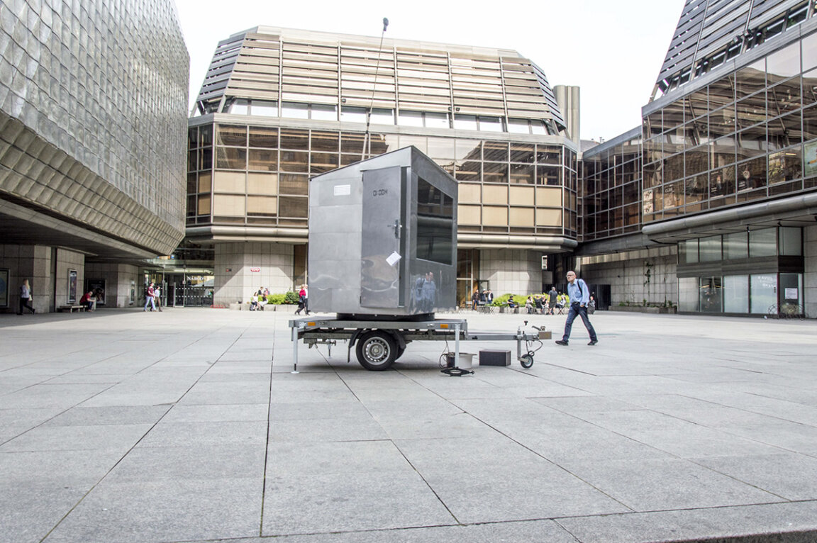 Galerie Jedna hodina. Dívejte se. Vydržte. Buďte.