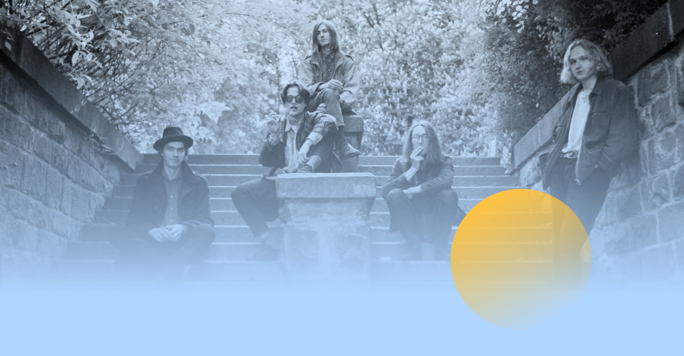 Blue Chesterfield & Urbantramp